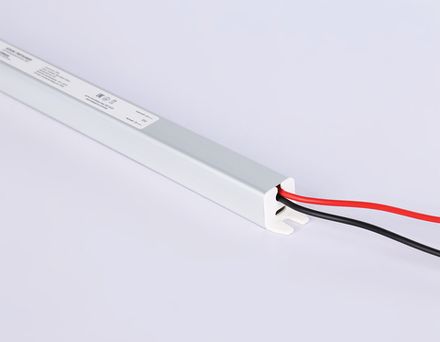 Блок питания ультратонкий для светодиодной ленты 12V 72W 6A IP20 185-260V 372*18*18 GS8606