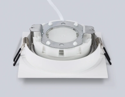 Светильник встраиваемый TN51824 WH белый GX53 max 15W 110*110*39