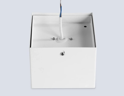 Светильник накладной TN6530 WH белый IP44 GX53 100*100*80