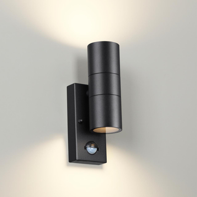 4389/2W HIGHTECH ODL23 731 черный/металл/пвх стойкий к УФ излучению Настенный светильник с датчиком движения IP44 LED GU10 14W MOTTO