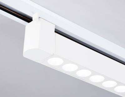 Светильник светодиодный трековый однофазный GL6718 WH белый IP20 40W 4200K 24° 590*35*57