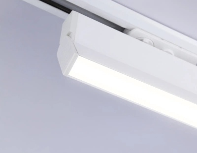 Светильник светодиодный трековый GL6806 WH белый LED 12W 4200K 230*22*87