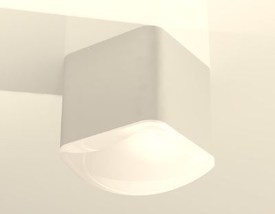 Комплект накладного светильника с акрилом XS7805041 SWH/FR белый песок/белый матовый MR16 GU5.3 (C7805, N7756)