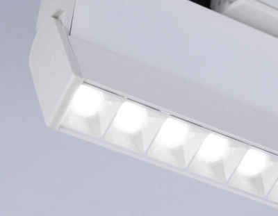 Светильник светодиодный трековый GL6816 WH белый LED 12W 4200K 24° 230*22*87