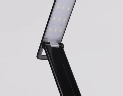 Светодиодная настольная лампа DE501 BK черный LED 4200K 9W