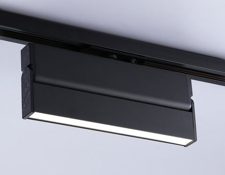 Светильник светодиодный трековый GL6808 BK черный LED 12W 4200K 230*22*87