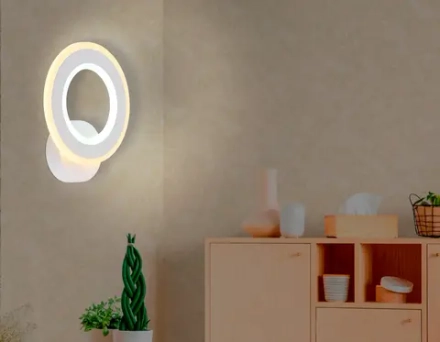 Настенный светодиодный светильник FA8812 WH белый 11W 190*220*50