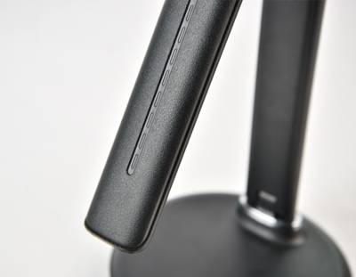 Светодиодная настольная лампа с беспроводной зарядкой DE521 BK черный LED 3000-6400K 8W