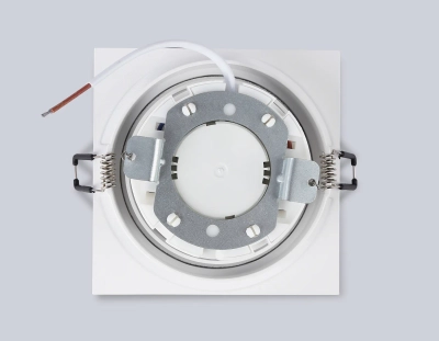 Светильник встраиваемый TN51803 WH белый GX53 max 15W 110*110*23