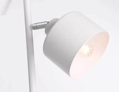 Напольный светильник со сменной лампой в стиле лофт TR8154/3 WH белый E27*3 max 40W D370*1530