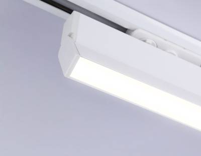 Светильник светодиодный трековый GL6806 WH белый LED 12W 4200K 230*22*87