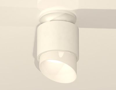 Комплект накладного светильника с акрилом XS7510046 SWH/FR белый песок/белый матовый MR16 GU5.3 (N7925, C7510, N7175)