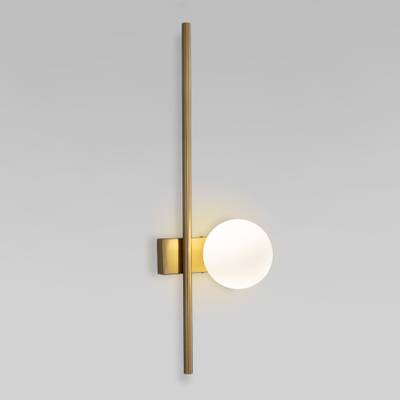 Настенный светильник с матовым плафоном 503052 латунь