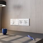 VLS040401 Розетка встраиваемая VOLTUM S70 с заземлением и защитными шторками, 16А, с USB, A+A, (белый глянцевы (ТМ Maytoni)