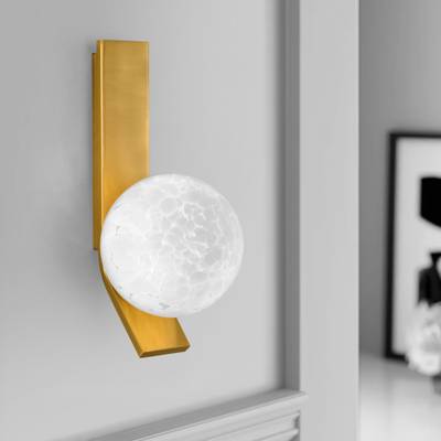 Настенный светильник со стеклянным плафоном 40019/1