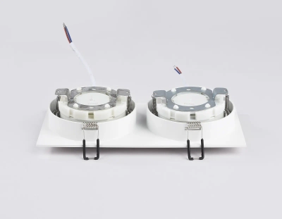 Светильник встраиваемый поворотный точечный GX53 TN51919/2 WH белый GX53 max 12W 220*115*23