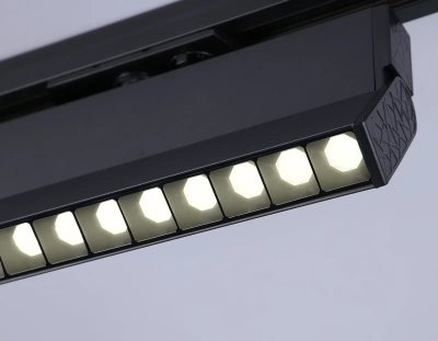 Светильник светодиодный трековый GL6817 BK черный LED 12W 3000K 24° 230*22*87