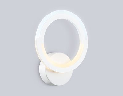 Светильник светодиодный настенный FA8946 WH белый 11W 3000-6000K 225*184*50