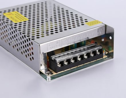 Блок питания для светодиодной ленты 24V 100W 4.2A IP20 90-260V 110*78*37 GS9604