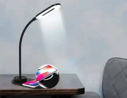 Светодиодная настольная лампа с беспроводной зарядкой DE589 BK черный LED 3000-6400K 3W