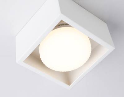 Светильник накладной TN70825 WH белый GX53 max 12W 100*100*60