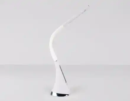 Светодиодная настольная лампа с дисплеем DE508 WH белый LED 3000-6400K 6W+LCD 2W