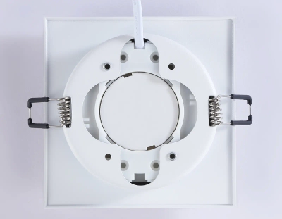 Светильник встраиваемый TN5230 WH/GD белый/золото GX53 max 12W 110*110*35