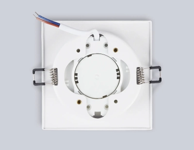 Светильник встраиваемый TN6709 WH белый IP44 GX53 max 15W 105*105*45