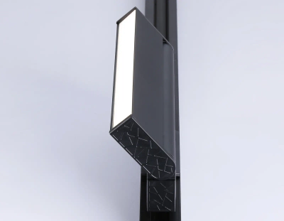 Светильник светодиодный трековый GL6808 BK черный LED 12W 4200K 230*22*87
