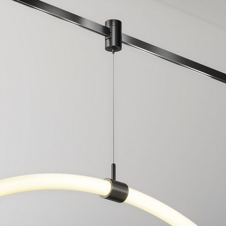 Коннектор с тросовым подвесом Tau в шинопровод Flarity черный TRA154SW-1B. TM Maytoni