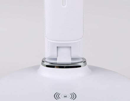 Светодиодная настольная лампа с беспроводной зарядкой DE520 WH белый LED 3000-6400K 8W